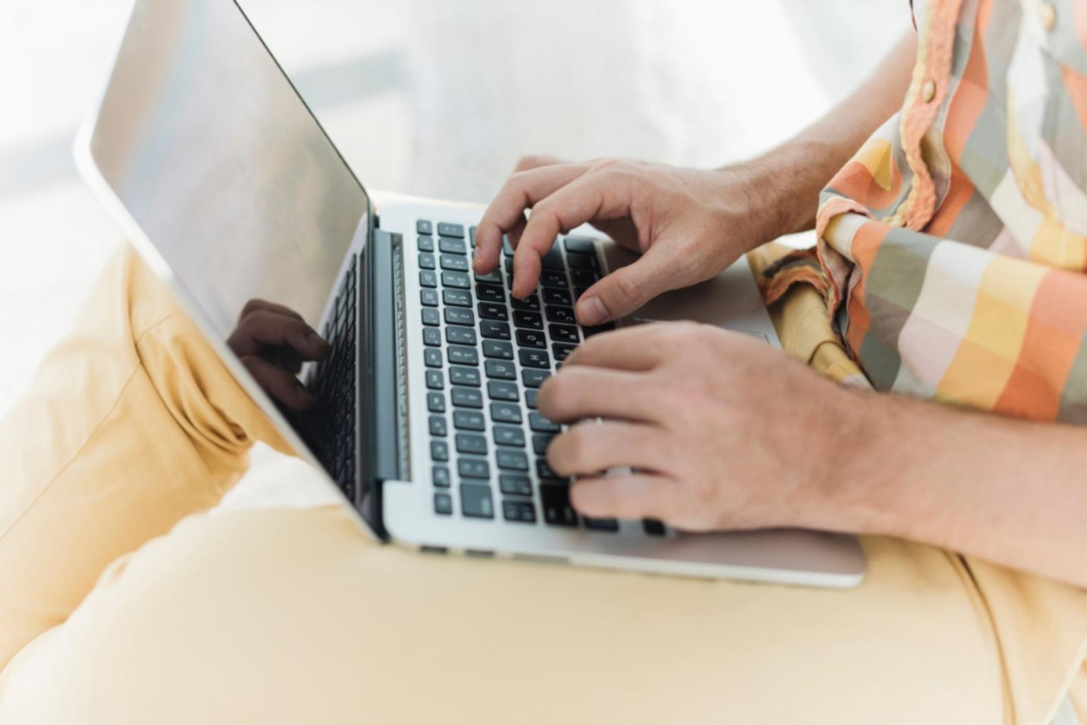 専門講師による個別指導の様子